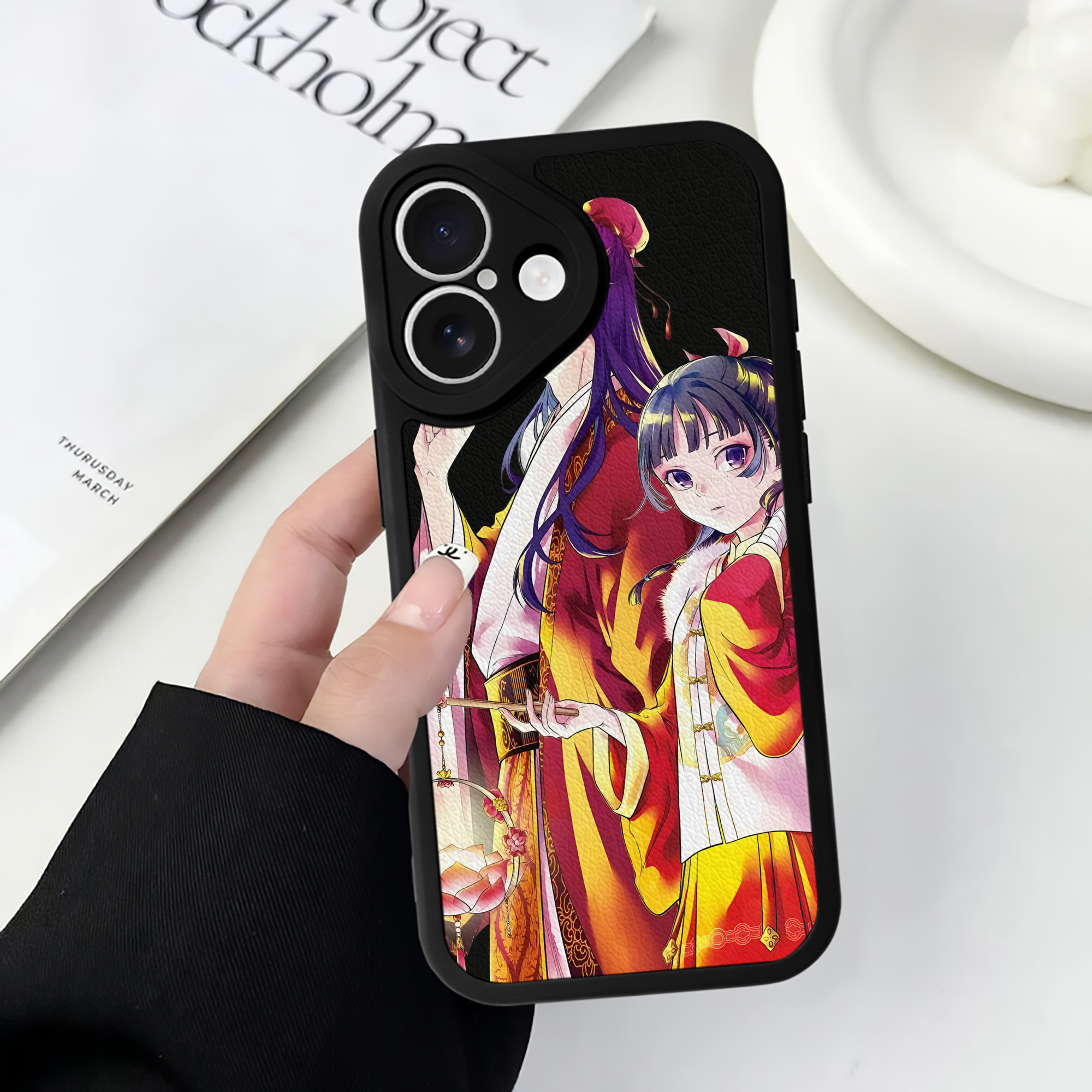 （画像用） 薬屋のひとりごと The Apothecary Diaries 【iPhone 16シリーズ対応】シリコンスマホケース（レザー調） 材質：シリコン